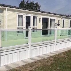Decking Balustrades Super Rail Section With 10mm Clear Toughened Safety Glass Infill Panel