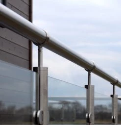 Pro Railing 3mtr Stainless Steel And 10mm Toughened Glass Balustrade Section With Handrail Decking Balustrades