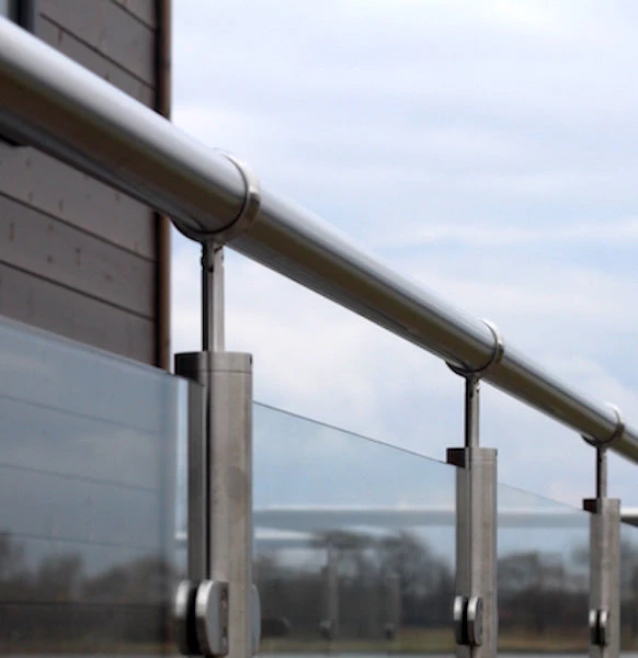 Pro Railing 3mtr Stainless Steel And 10mm Toughened Glass Balustrade Section With Handrail Decking Balustrades 3 Pro Railing 3mtr Stainless Steel And 10mm Toughened Glass Balustrade Section With Handrail Decking Balustrades